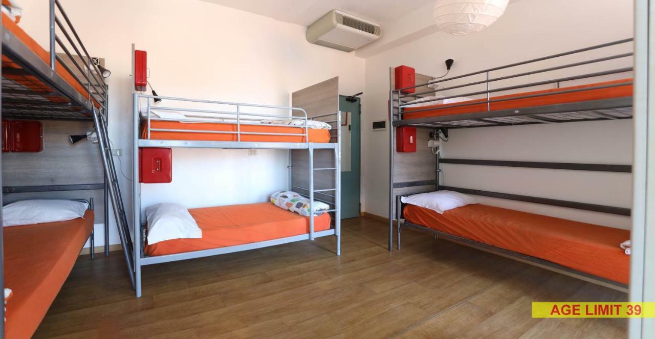 Jammin' Hostel & Bar Ρίμινι Εξωτερικό φωτογραφία